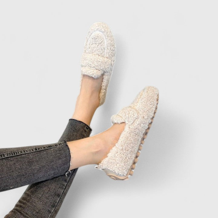 MAELLA | WARM SLIPPERS WITH ELEGANT DESIGN